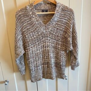 Lark Lane Broadway New York-V-Neck Knit/Crochet Sweater-3/4 Skeeve-Size M